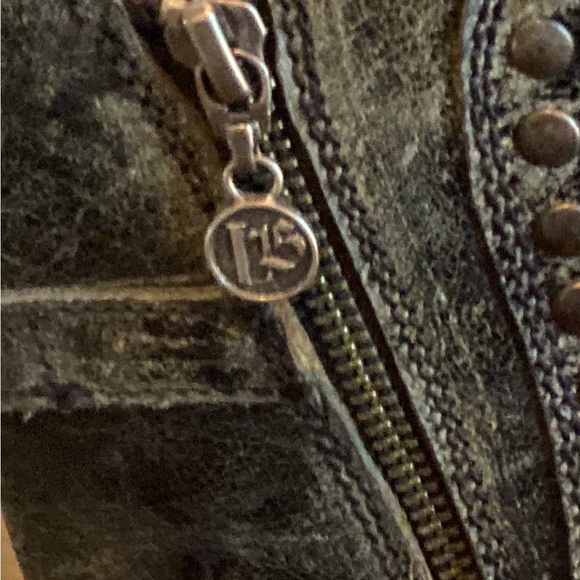 Leathers Distressed boots size 9/10 in charcoal
gray. Gently used. Tory Burch - Picture 5 of 6